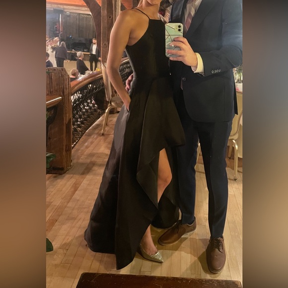 Black high low gown - Picture 3 of 4